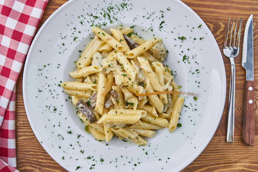 delicious penne alla carbonara